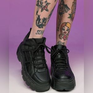 BERNESS black elevated platform sneakers